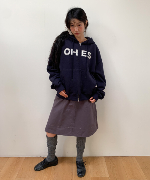 OHESHIO(オヘシオ)の「ロゴパッチ フーデッドジップアップ、フローラルネイビー(パーカー・レディース・その他・FREE)」の3枚目の写真