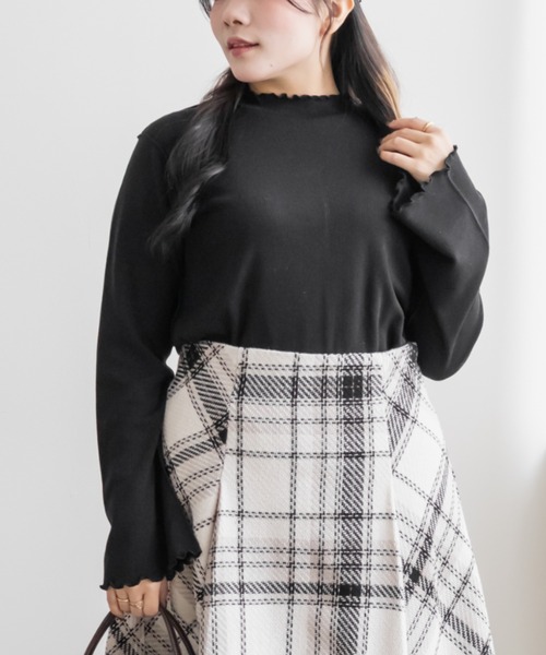 CLETTE(クレット)の「プチハイネックフレアスリーブプルオーバー(Tシャツ/カットソー・レディース・その他/アイボリー/ブラック・3L/4L/LL)」の8枚目の写真