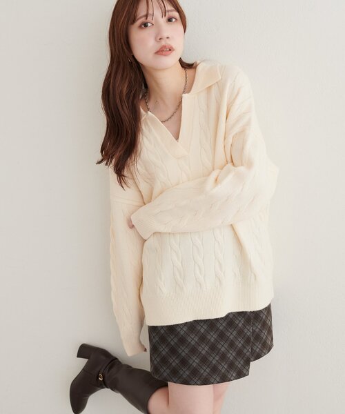 natural couture(ナチュラルクチュール)の「ケーブルニットスキッパー(ニット/セーター・レディース・チャコールグレー/ブラウン/アイボリー/モカ・FREE)」の1枚目の写真