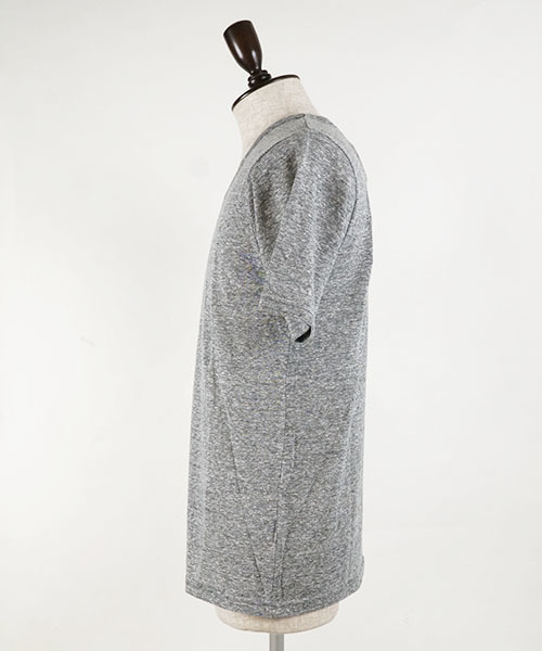 GRAND GLOBAL(グランドグローバル)の「GRAND GLOBAL / ヴィンテージUネックTシャツ (Tシャツ/カットソー・メンズ・ホワイト/グレー/ブルー・42/38/40)」の5枚目の写真