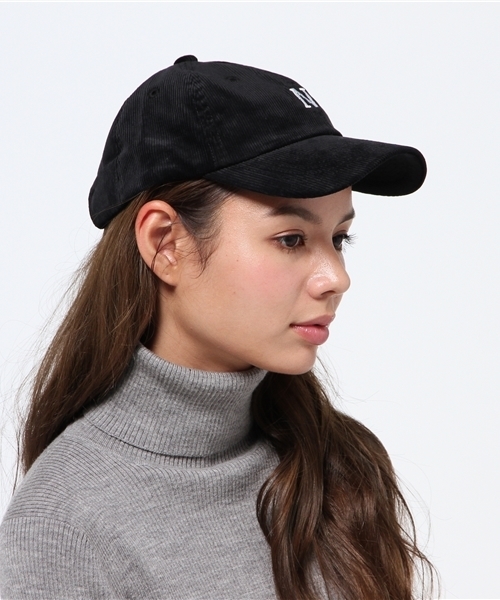 OLIVE des OLIVE（オリーブデオリーブ）の「★イニシャルコーデュロイキャップ（キャップ・レディース・ブラック/ホワイト/レッド/ベージュ/ネイビー・FREE）」の3枚目の写真