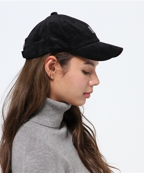 OLIVE des OLIVE（オリーブデオリーブ）の「★イニシャルコーデュロイキャップ（キャップ・レディース・ブラック/ホワイト/レッド/ベージュ/ネイビー・FREE）」の6枚目の写真