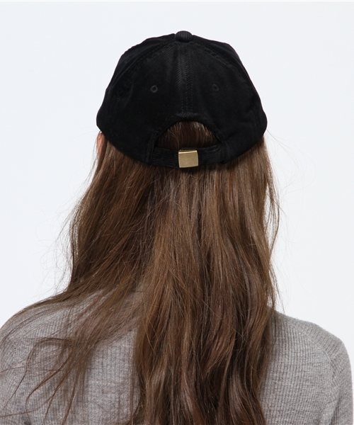 OLIVE des OLIVE（オリーブデオリーブ）の「★イニシャルコーデュロイキャップ（キャップ・レディース・ブラック/ホワイト/レッド/ベージュ/ネイビー・FREE）」の7枚目の写真