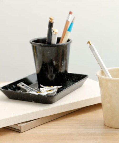 HIGHTIDE（ハイタイド）の「Marbled Melamine Pen stand マーブル メラミン ペンスタンド （ペン立て）（ステーショナリー・レディース・ダークグリーン/ネイビー/グレー/マスタード/ブラック/アイボリー・FREE）」の8枚目の写真