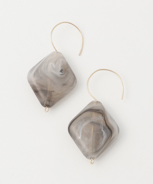 TONE SELECT GOODS(トーンセレクトグッズ)の「【glou】Fake Stone Pierce L(ピアス(両耳用)・レディース・ホワイト/ブラック/グリーン/パープル/イエロー/オレンジ/レッド/ブラウン/グレー/ブルー/ライトグリーン/クリーム・FREE)」の4枚目の写真