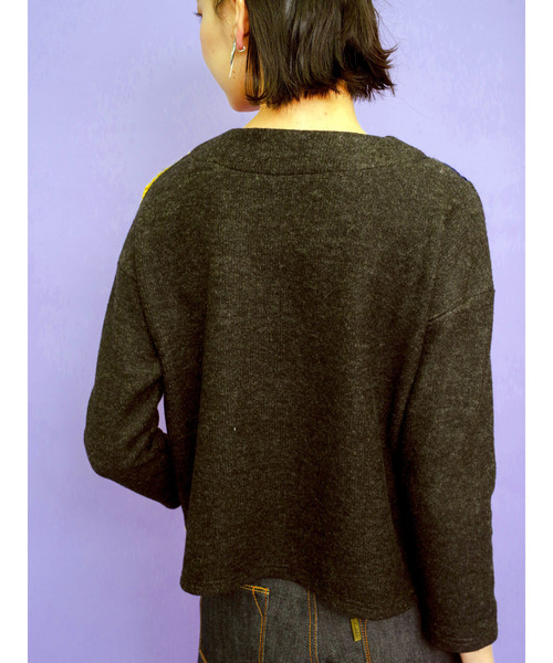 TEVALT(ヴァレット)の「<Titilate valet> カラーポイント Vネック パッチワークトップス(ニット/セーター・レディース・ホワイト/チャコールグレー/ネイビー・38)」の6枚目の写真