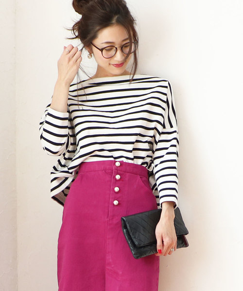 M y u(ミュー)の「フロントスリットパールボタンタイトスカート(スカート・レディース・ブルー/ベージュ/ピンク・ML/SM)」の8枚目の写真