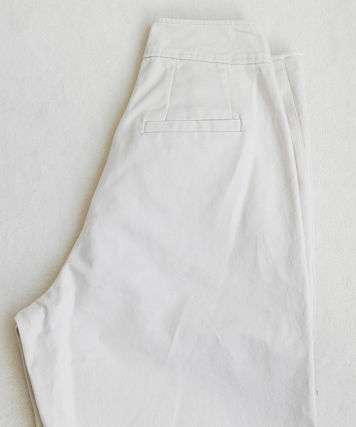TODAYFUL(トゥデイフル)の「カットストラップボタンパンツ(その他パンツ・レディース・キナリ/ブラック/カーキ・36inch/38inch)」の4枚目の写真