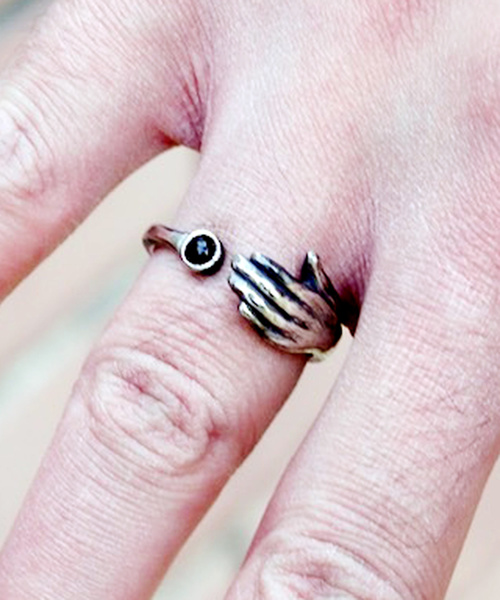 TIME（タイム）の「TIME タイム / Hand Stone Ring(SILVER) ハンドストーンリング / TIME-R-004SV（リング・メンズ・ブラック/ターコイズブルー・FREE）」の2枚目の写真