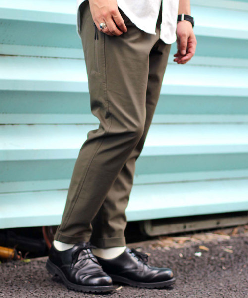 AVIREX(アヴィレックス)の「AVIREX/アヴィレックス/ ストレッチ ナイロンアンクルパンツ/ STRETCH NYLON ANNKLE PANTS(パンツ)」|オリーブ