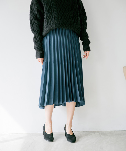 A part by（アパートバイ）の「ブラッシュサテンプリーツスカート　819440（スカート・レディース・ブラウン/イエロー/ブルー・FREE）」の3枚目の写真