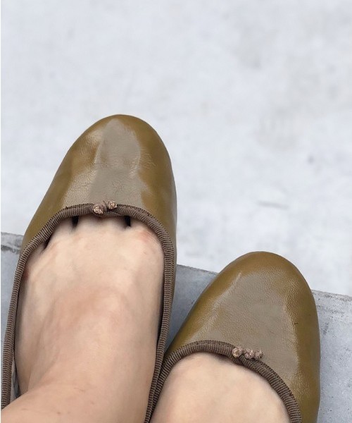 TODAYFUL（トゥデイフル）の「フラットシューズ（バレエシューズ・レディース・ブラック/カーキ/ピンクベージュ/キナリ・36inch/38inch/37inch）」の6枚目の写真