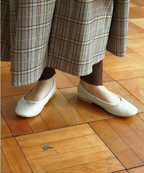 TODAYFUL（トゥデイフル）の「フラットシューズ（バレエシューズ・レディース・ブラック/カーキ/ピンクベージュ/キナリ・36inch/38inch/37inch）」の11枚目の写真