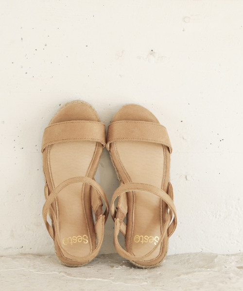 SESTO（セスト）の「【SESTOキッズ】ゴムでフィットする華奢ストラップサンダル（サンダル・キッズ・パープル/イエロー/グレー/ブラック系その他/グリーン/ベージュ/サックスブルー/レッド/ホワイト/ネイビー/グレイッシュベージュ/ゴールド/ブラック/アイボリー/パイソン/ピンク/ミント/レオパード/シルバー/ダークブラウン/チェック/キャメル・21.0cm/19.0cm/18.0cm/17.0cm/20.0cm）」の8枚目の写真