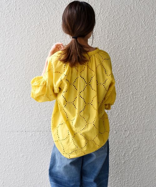 liflattie ships（リフラティ シップス）の「liflattie ships:カットワークレースギャザーブラウス◇（シャツ/ブラウス・レディース・ホワイト/ネイビー/イエロー・SMALL/MEDIUM）」の12枚目の写真