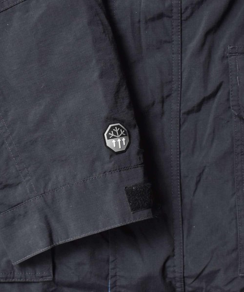 TOMMY HILFIGER（トミーヒルフィガー）の「【ヴィンテージ古着】90's TOMMY HILFIGER/トミーヒルフィガー ナイロンジャケット（ナイロンジャケット・メンズ・ブラック・MEDIUM）」の4枚目の写真