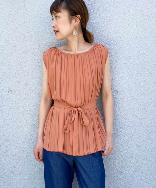 PICCIN（ピッチン）の「ノースリーブプリーツブラウス（シャツ/ブラウス・レディース・オレンジ/サックスブルー/ベージュ/ブラック・L/M）」の4枚目の写真