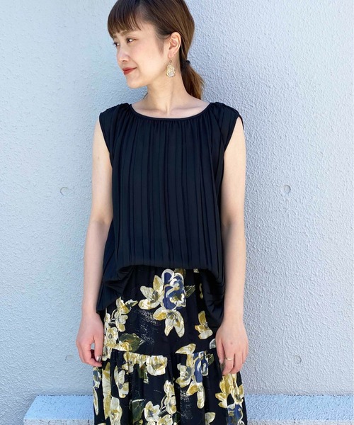 PICCIN（ピッチン）の「ノースリーブプリーツブラウス（シャツ/ブラウス・レディース・オレンジ/サックスブルー/ベージュ/ブラック・L/M）」の2枚目の写真