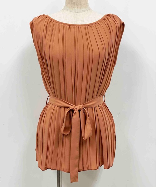 PICCIN（ピッチン）の「ノースリーブプリーツブラウス（シャツ/ブラウス・レディース・オレンジ/サックスブルー/ベージュ/ブラック・L/M）」の5枚目の写真