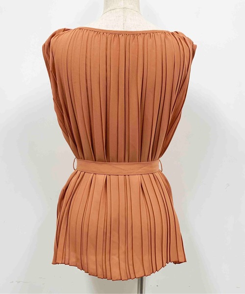 PICCIN（ピッチン）の「ノースリーブプリーツブラウス（シャツ/ブラウス・レディース・オレンジ/サックスブルー/ベージュ/ブラック・L/M）」の6枚目の写真