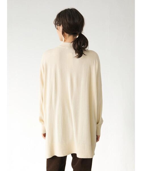 AMERICAN HOLIC（アメリカンホリック）の「モックネックゆるニットチュニック　＊（ニット/セーター・レディース・チャコールグレー/ベージュ/ブルー/アイボリー/テラコッタ・FREE）」の20枚目の写真