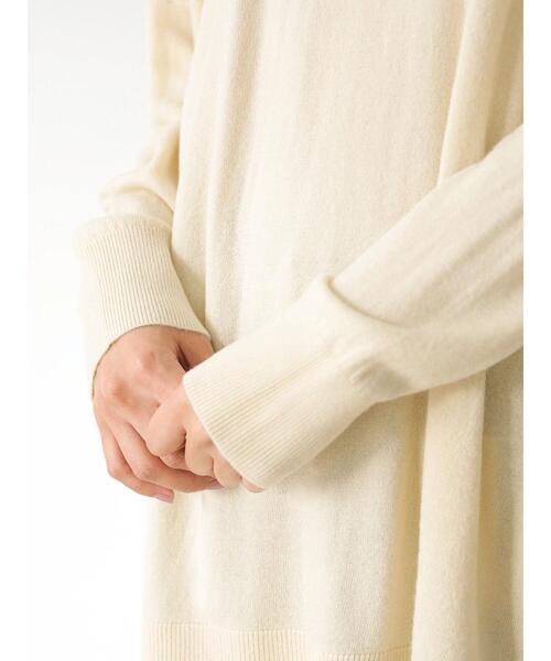 AMERICAN HOLIC（アメリカンホリック）の「モックネックゆるニットチュニック　＊（ニット/セーター・レディース・チャコールグレー/ベージュ/ブルー/アイボリー/テラコッタ・FREE）」の22枚目の写真