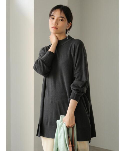 AMERICAN HOLIC（アメリカンホリック）の「モックネックゆるニットチュニック　＊（ニット/セーター・レディース・チャコールグレー/ベージュ/ブルー/アイボリー/テラコッタ・FREE）」の3枚目の写真