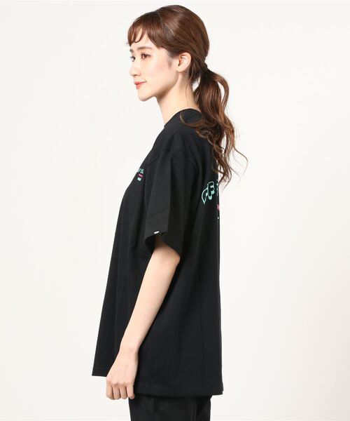 VANS(バンズ)の「VANS/バンズ ビッグシルエット バックプリントTシャツ 121R3010200(Tシャツ/カットソー・レディース・ホワイト/ブラック/パープル・S/M)」の4枚目の写真