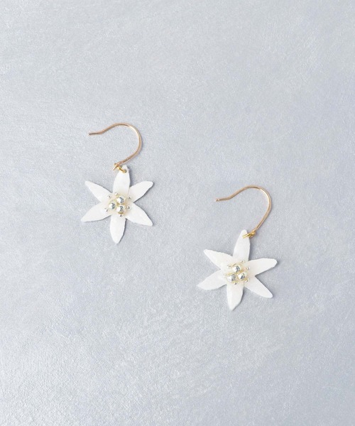 tone(トーン)の「【PAPER ART WORKS】glitter flower(ピアス(両耳用)・レディース・シルバー・FREE)」の5枚目の写真