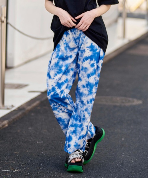 X-girl（エックスガール）の「MULTI PATTERN EASY STRAIGHT PANTS（その他パンツ・レディース・ホワイト/ブラック/オレンジ/ブルー/マルチ・S/M/XS）」の3枚目の写真