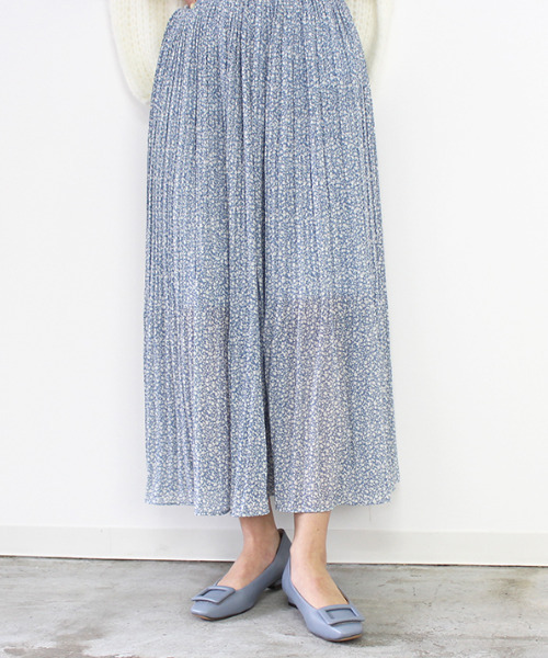 MODE ROBE(モードローブ)の「小花柄シフォンプリーツスカート(スカート・レディース・ブラック/ミント/ブルー・FREE)」の4枚目の写真