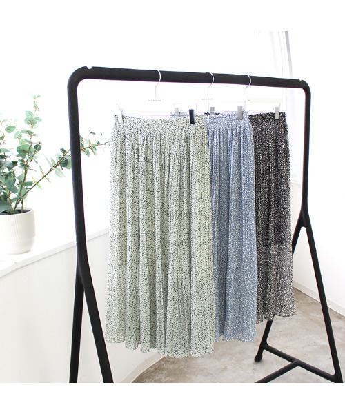 MODE ROBE(モードローブ)の「小花柄シフォンプリーツスカート(スカート・レディース・ブラック/ミント/ブルー・FREE)」の22枚目の写真