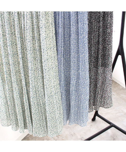 MODE ROBE(モードローブ)の「小花柄シフォンプリーツスカート(スカート・レディース・ブラック/ミント/ブルー・FREE)」の20枚目の写真