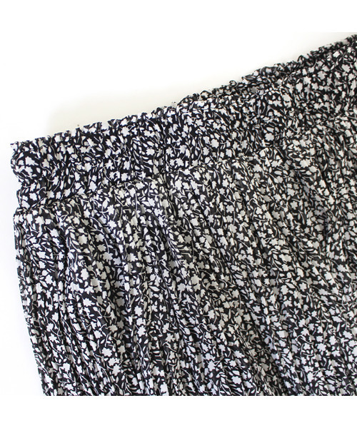 MODE ROBE(モードローブ)の「小花柄シフォンプリーツスカート(スカート・レディース・ブラック/ミント/ブルー・FREE)」の21枚目の写真