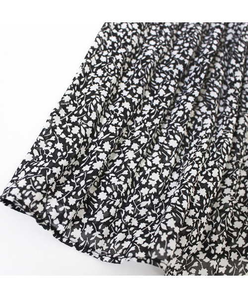 MODE ROBE(モードローブ)の「小花柄シフォンプリーツスカート(スカート・レディース・ブラック/ミント/ブルー・FREE)」の17枚目の写真