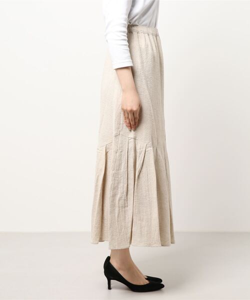 CAPRICIEUX LE'MAGE（カプリシューレマージュ）の「タックマーメイドスカート（スカート・レディース・ブラック/アイボリー・FREE）」の4枚目の写真