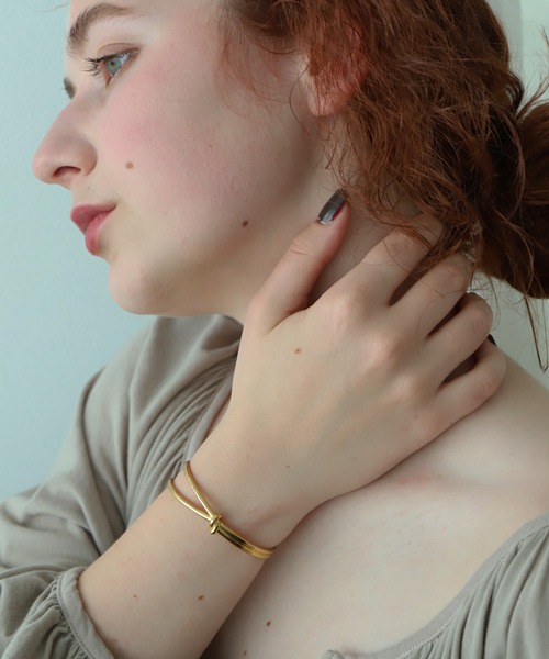 PAS TIERRA（パティエラ）の「[Lien] ローンドバングル（ブレスレット・レディース・イエローゴールド/シルバー・FREE）」の7枚目の写真