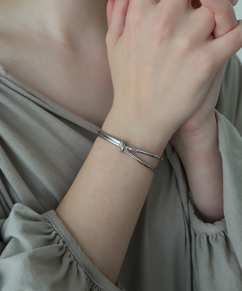 PAS TIERRA（パティエラ）の「[Lien] ローンドバングル（ブレスレット・レディース・イエローゴールド/シルバー・FREE）」の9枚目の写真