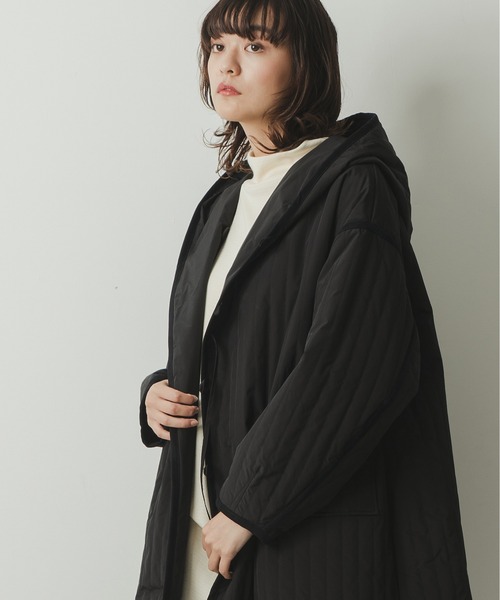 kha:ki（カーキ）の「「KHA:KI / カーキ」リバーシブルストライプキルティングコート（ミリタリージャケット・レディース・カーキ/アイボリー/ブラック・1/2）」の2枚目の写真