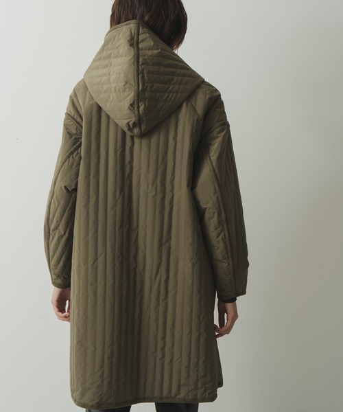 kha:ki（カーキ）の「「KHA:KI / カーキ」リバーシブルストライプキルティングコート（ミリタリージャケット・レディース・カーキ/アイボリー/ブラック・1/2）」の5枚目の写真