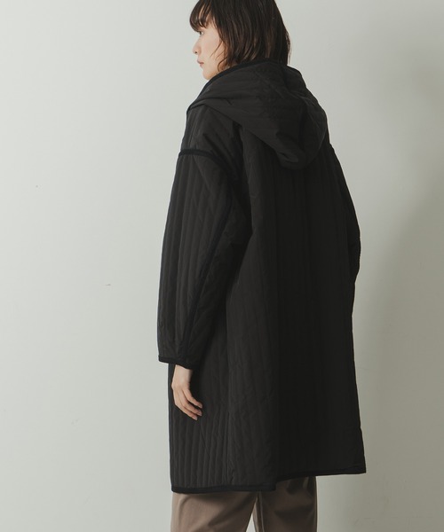 kha:ki（カーキ）の「「KHA:KI / カーキ」リバーシブルストライプキルティングコート（ミリタリージャケット・レディース・カーキ/アイボリー/ブラック・1/2）」の10枚目の写真