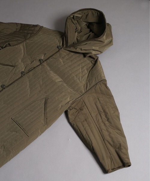 kha:ki（カーキ）の「「KHA:KI / カーキ」リバーシブルストライプキルティングコート（ミリタリージャケット・レディース・カーキ/アイボリー/ブラック・1/2）」の18枚目の写真