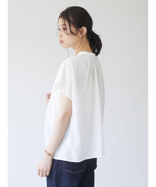 Green Parks(グリーンパークス)の「・ELENCARE DUE 多釦ギャザーブラウス*(シャツ/ブラウス・レディース・ブラック/オフホワイト/イエロー/オレンジ・FREE)」の6枚目の写真