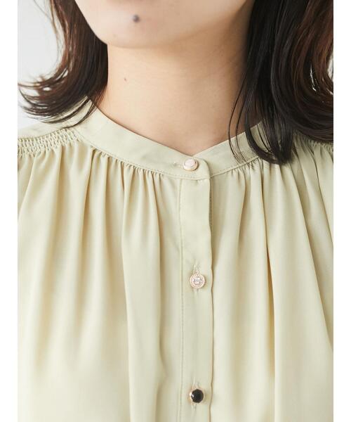 Green Parks(グリーンパークス)の「・ELENCARE DUE 多釦ギャザーブラウス*(シャツ/ブラウス・レディース・ブラック/オフホワイト/イエロー/オレンジ・FREE)」の11枚目の写真