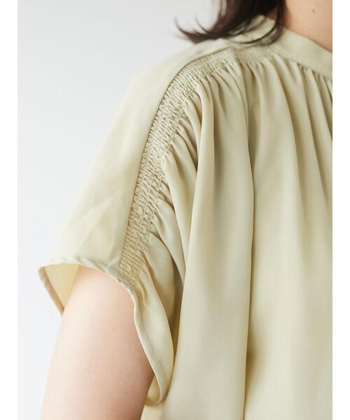 Green Parks(グリーンパークス)の「・ELENCARE DUE 多釦ギャザーブラウス*(シャツ/ブラウス・レディース・ブラック/オフホワイト/イエロー/オレンジ・FREE)」の12枚目の写真