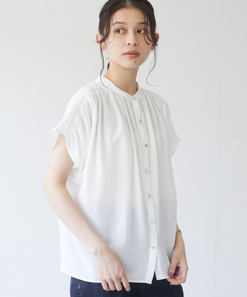 Green Parks(グリーンパークス)の「・ELENCARE DUE 多釦ギャザーブラウス*(シャツ/ブラウス・レディース・ブラック/オフホワイト/イエロー/オレンジ・FREE)」の1枚目の写真