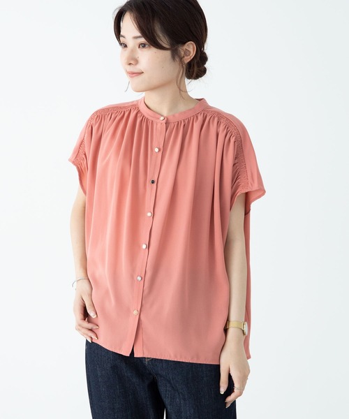 Green Parks(グリーンパークス)の「・ELENCARE DUE 多釦ギャザーブラウス*(シャツ/ブラウス・レディース・ブラック/オフホワイト/イエロー/オレンジ・FREE)」の4枚目の写真