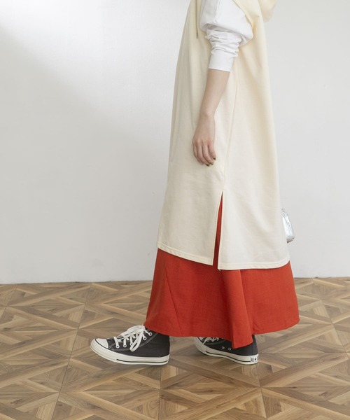 UR Lab.（アーバンリサーチラボ）の「『Sサイズ/低身長向け』フレアロングスカート（スカート・レディース・ライトカーキ/ブルー/ブラウン/レッド・SMALL/FREE）」の4枚目の写真