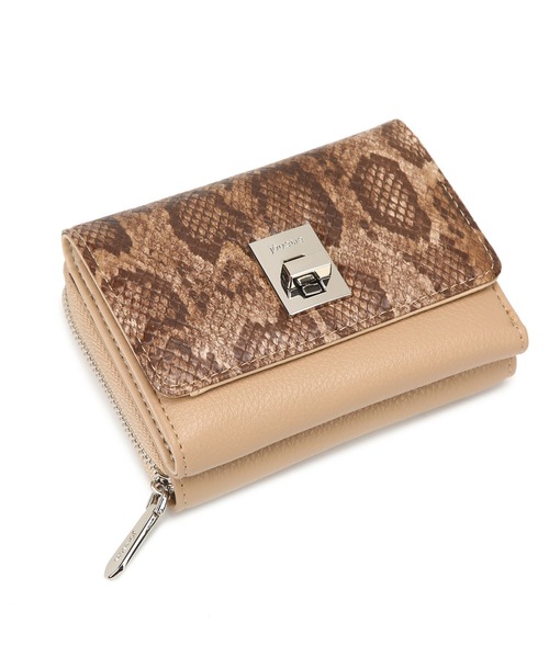 jouetie(ジュエティ)の「【jouetie/ジュエティ】 回転金具 三つ折りミドル財布(財布・レディース・ダークブラウン系/ベージュ系/ダークグリーン系/ダークグリーン系1/カーキ系/ネイビー系/ワイン系/ベージュ系その他/ピンク系その他/ブルー系その他/グレー系その他/アイボリー/ブラック・FREE)」の19枚目の写真