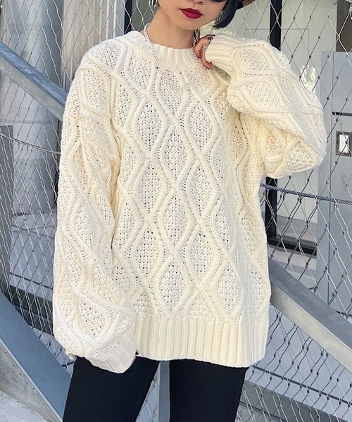 PAGEBOY(ページボーイ)の「リーフケーブルクループルオーバー / ボリューム袖 / オーバーサイズ(ニット/セーター・レディース・ブラック/オフホワイト/グリーン系その他/グレイッシュベージュ/オレンジ・FREE)」の1枚目の写真